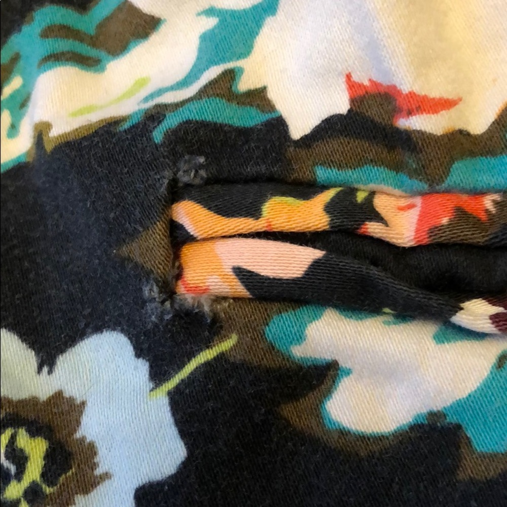 2/$15 H&M Floral Print Cropped Pant - Picture 2 of 5